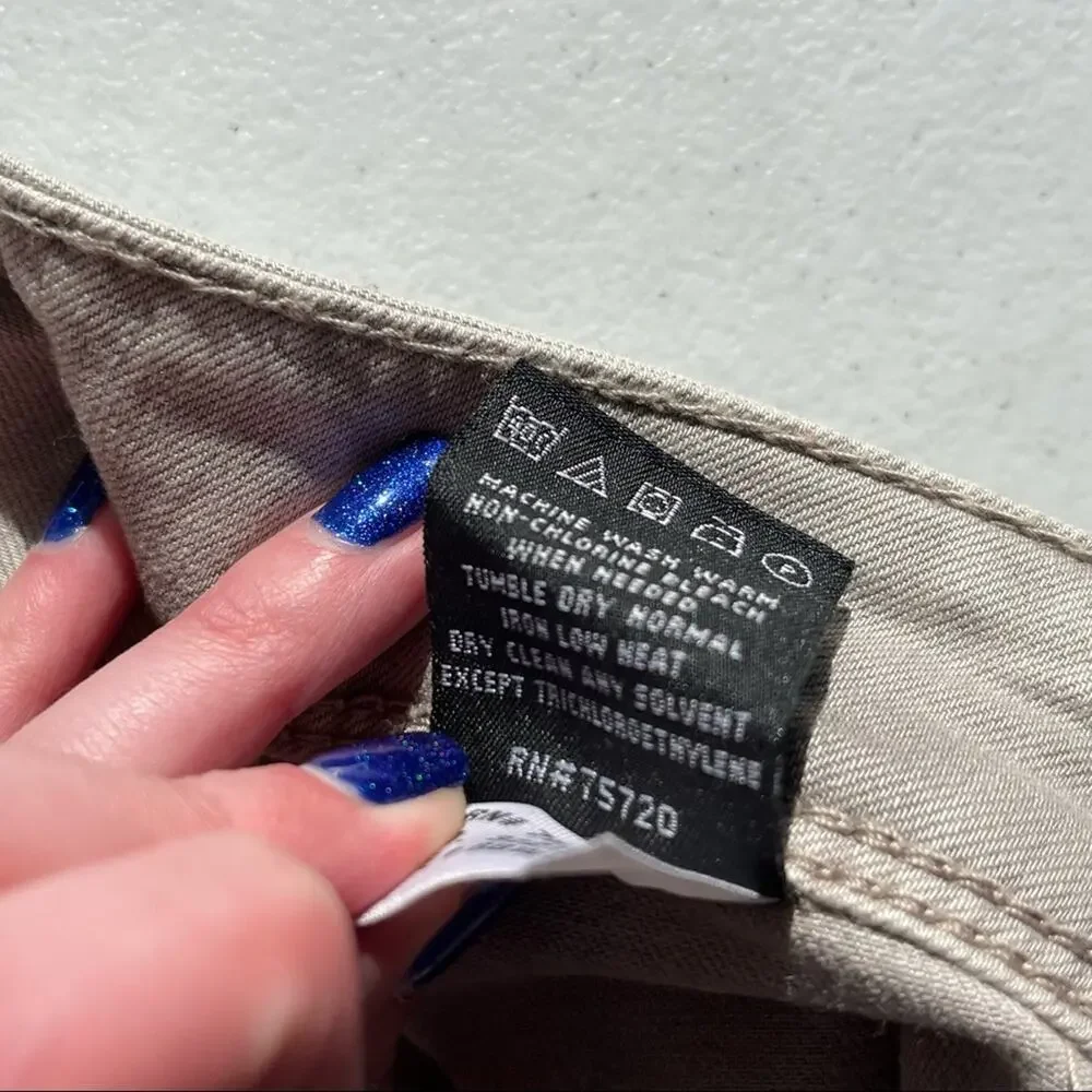 Buckle Black (Gray/Cream) Skinny Jean Size 28x27